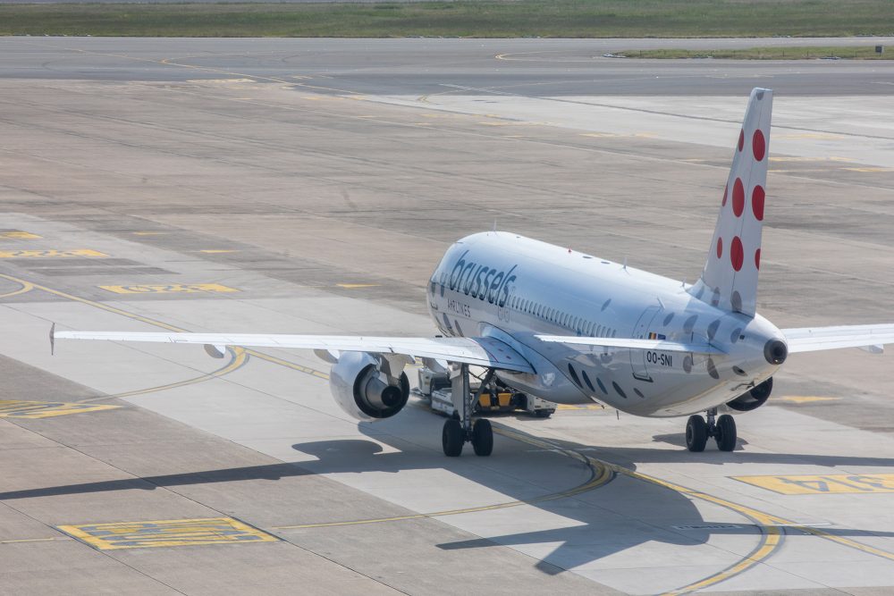 Flugzeug von Brussels Airlines auf dem Rollfeld