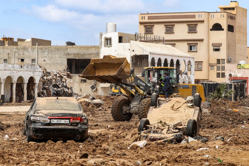 Aufräumarbeiten in Darna am Montag (Bild: Mahmud Turkia/AFP)