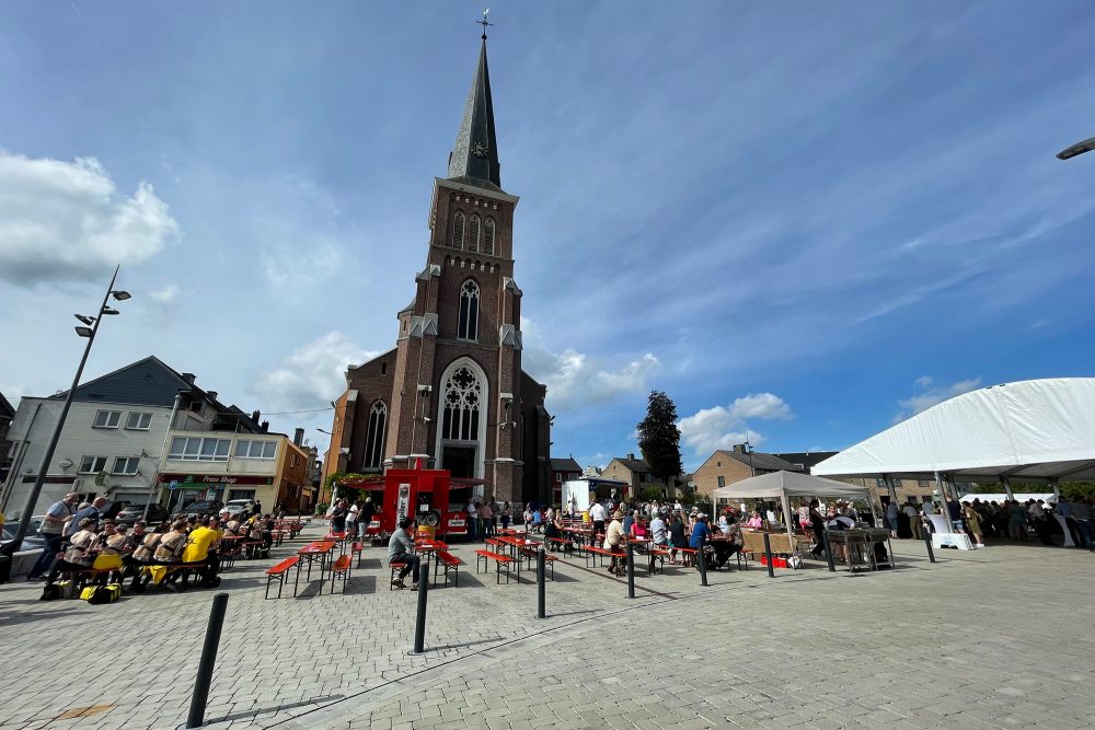 Einweihung des neugestalteten Kirchplatzes in Kelmis (Bild: Raffaela Schaus/BRF)