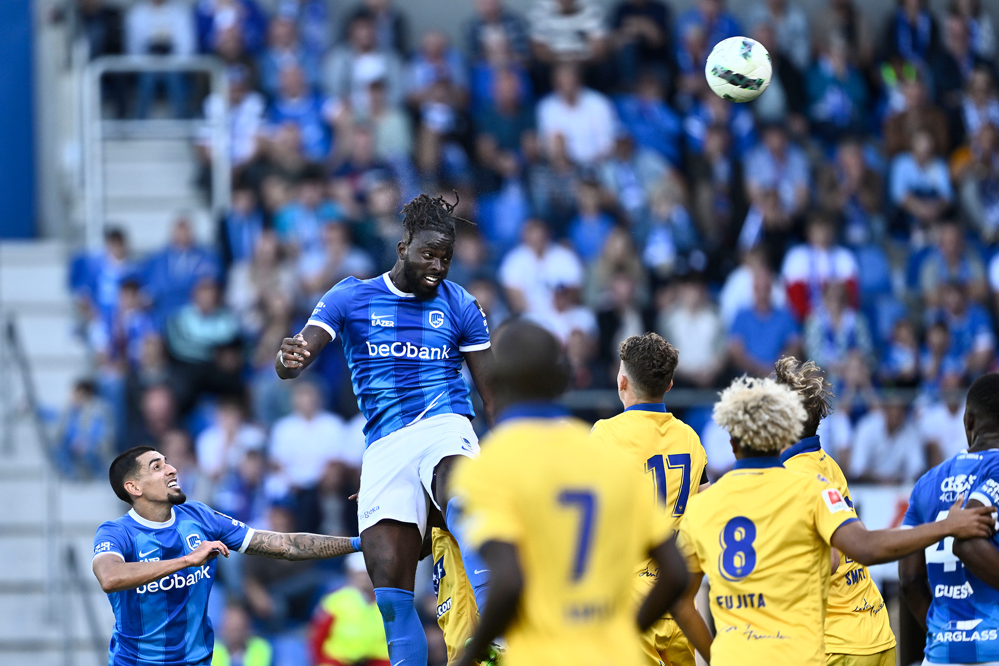 Limburg-Derby zwischen Genk und Sint-Truiden endet 3:3 (Bild: Johan Eyckens/Belga)