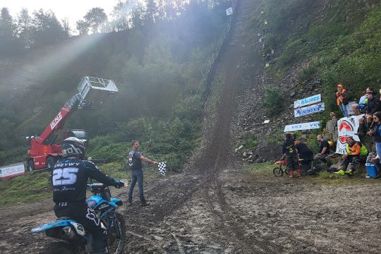 Hillclimbing am Teufelshang in Andler (Bild: Christophe Ramjoie)