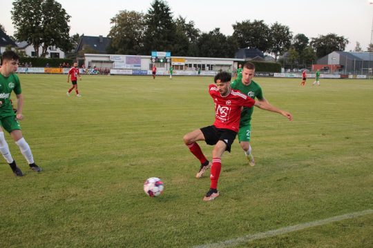 Honsfeld setzte sich am Freitagabend gegen Amel durch (Bild: Christoph Heeren/BRF)