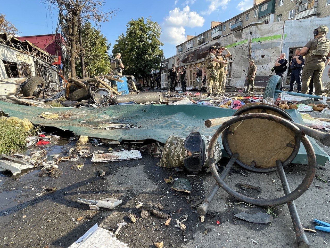 Marktplatz beschossen: Mindestens 16 Tote in Kostjantyniwka (Bild: Stringer/AFP)