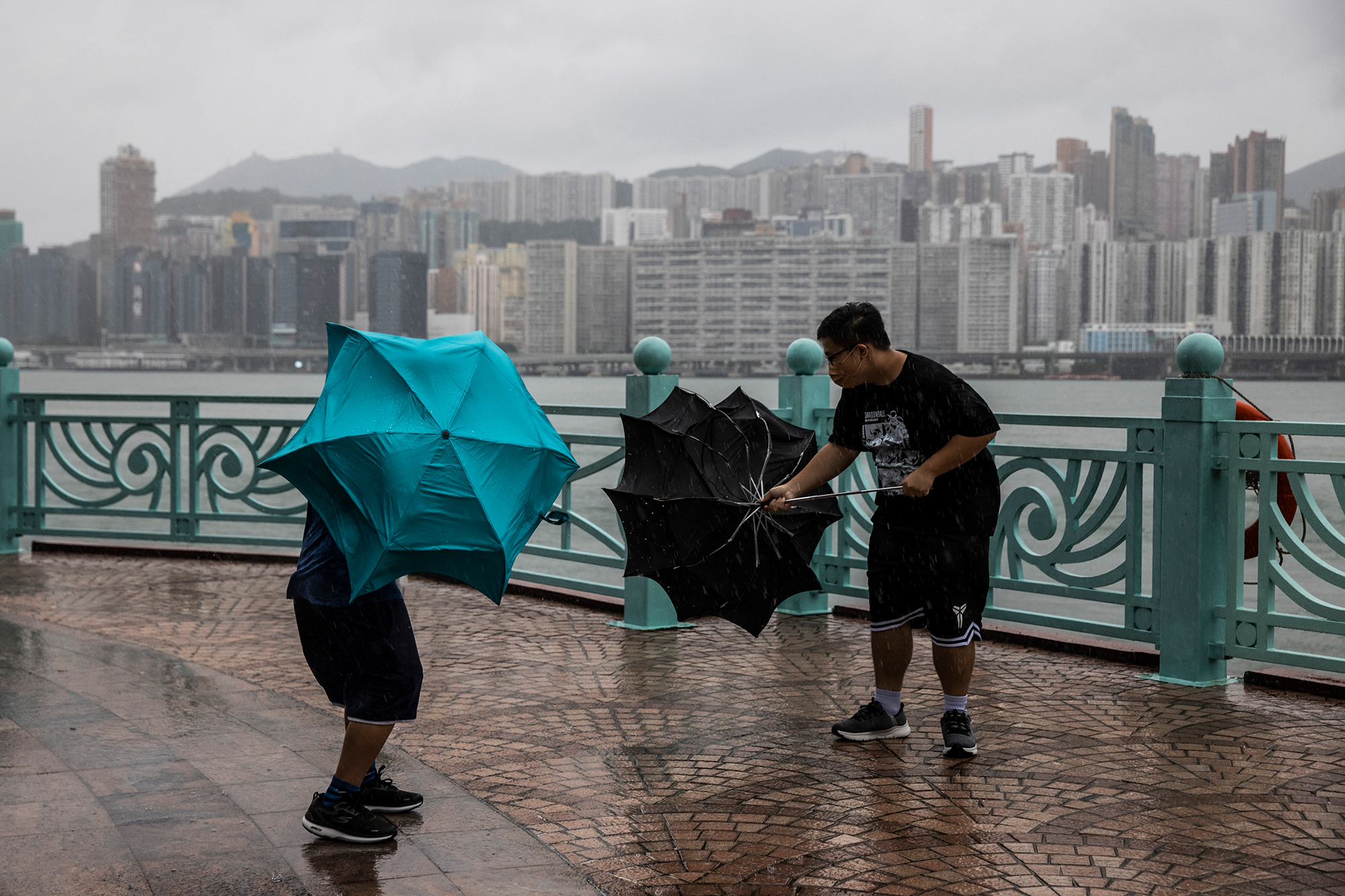 Taifun "Saola" wütet in Hongkonk (Bild: Isaac Lawrence/AFP)
