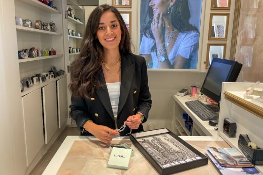 Schmuckdesignerin Indra Stoffels (Bild: Raffaela Schaus/BRF)