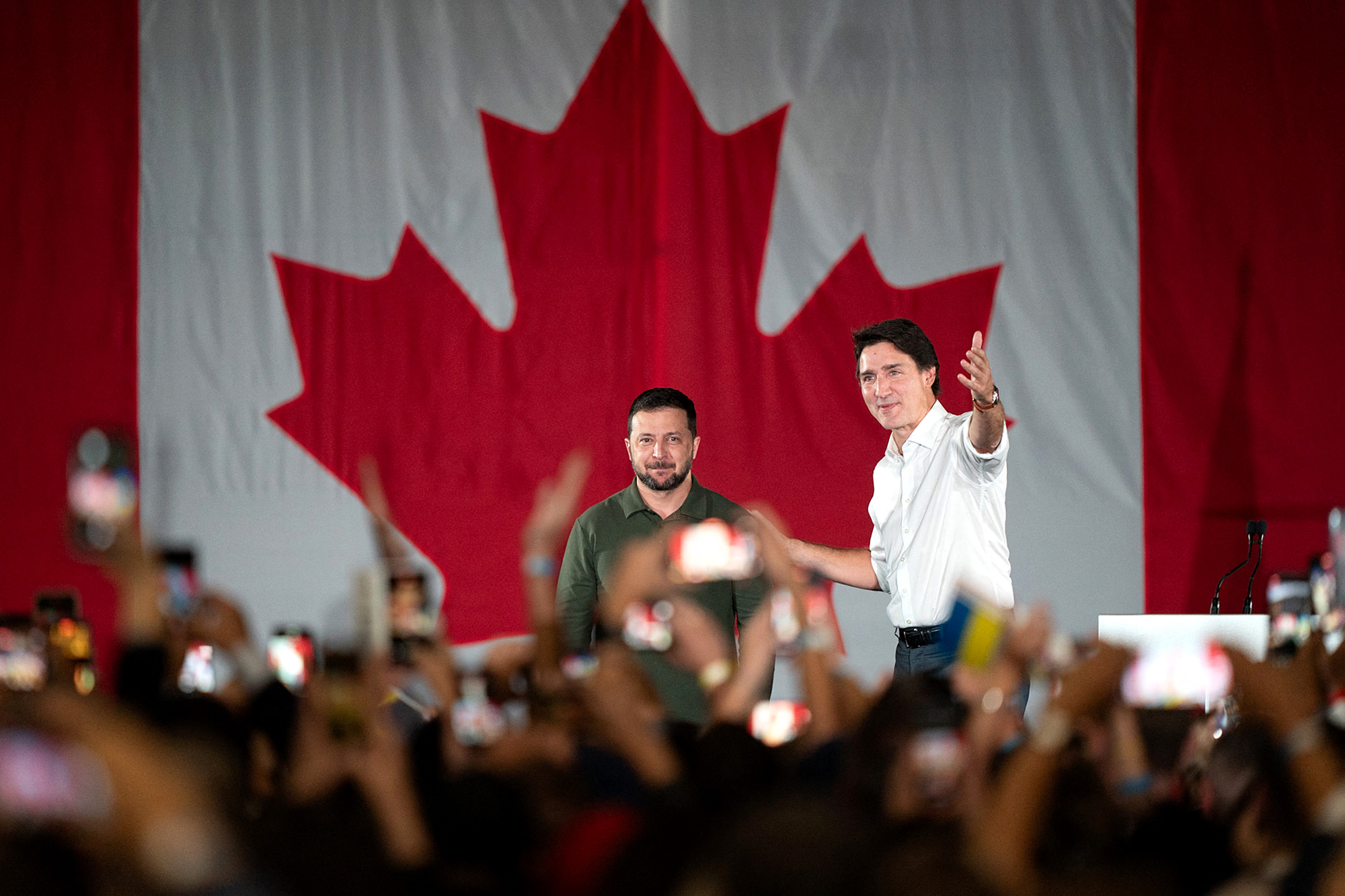 Selenskyj und Trudeau (Bild: Geoff Robins/AFP)