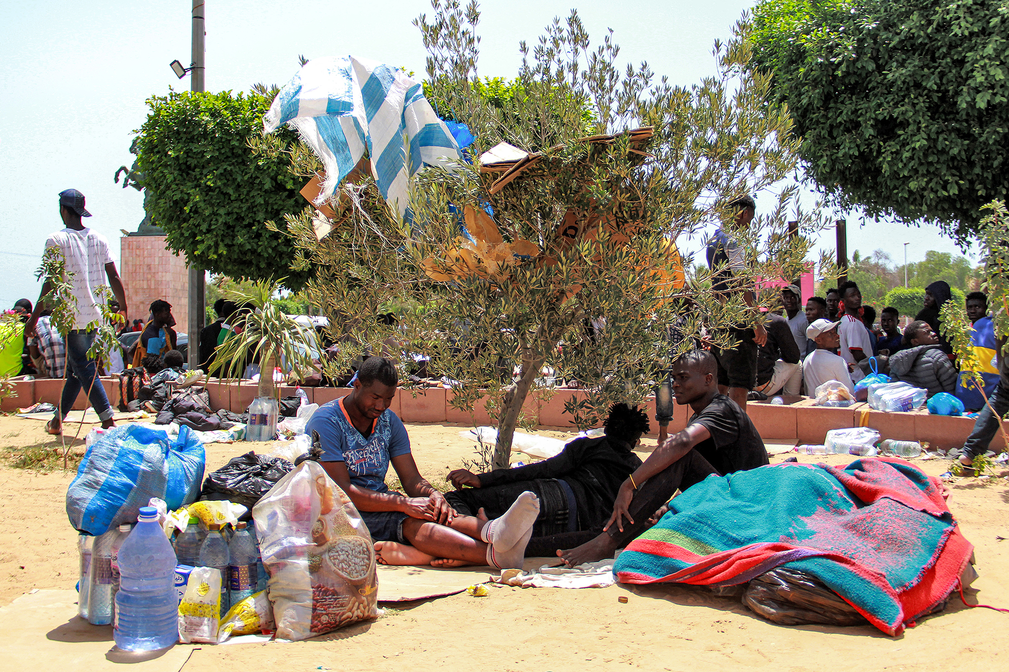 Migranten in Sfax (Archivbild: Houssem Zouari/AFP)