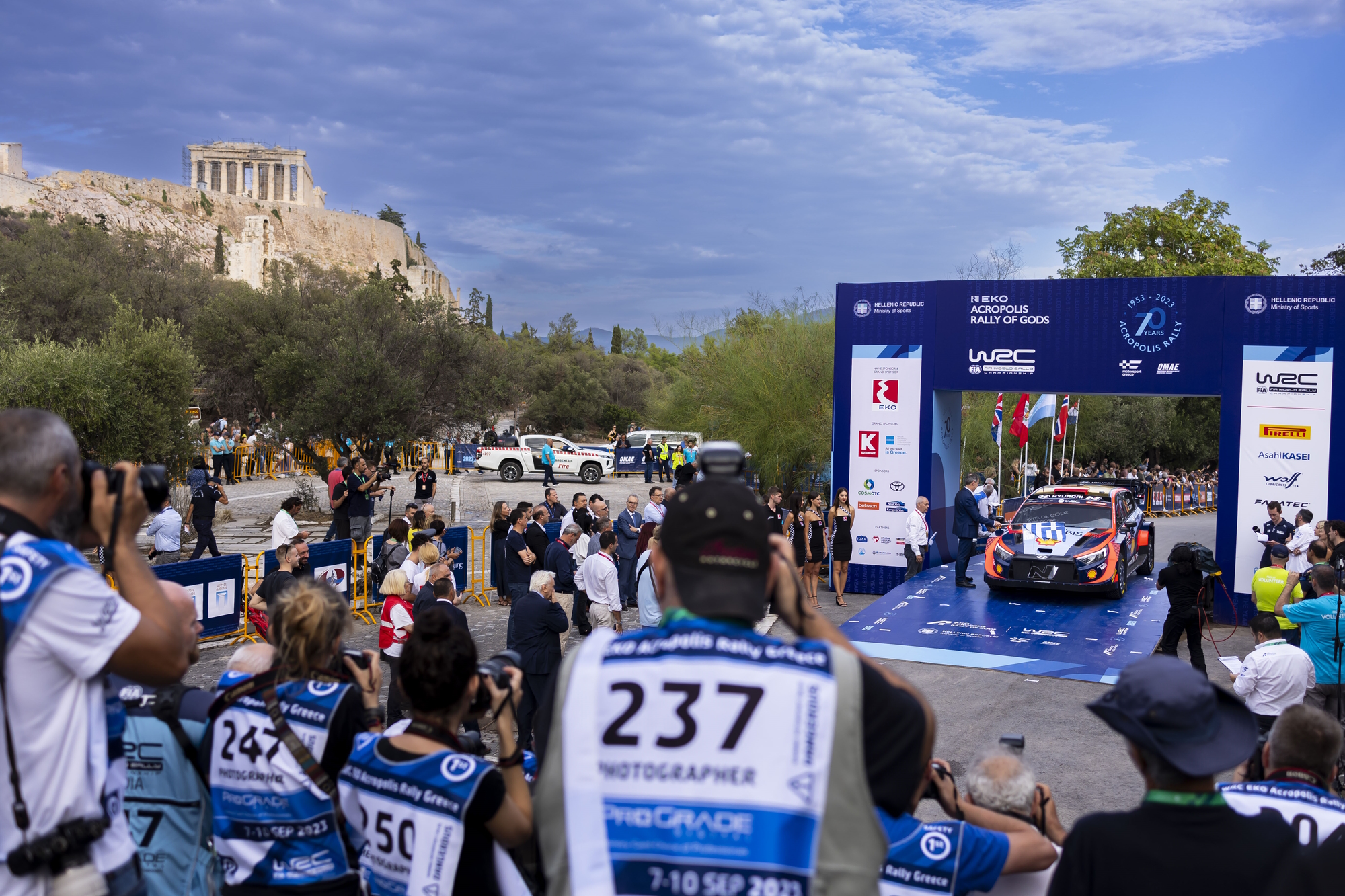 Startzeremonie der "Akropolis-Rallye" (Bild: Austral/Hyundai Motorsport)