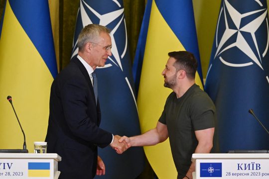 Nato-Generalsekretär Jens Stoltenberg und der ukrainische Präsident Wolodymyr Selenskyj in Kiew (Bild vom September 2023: Sergei Supinsky/AFP)