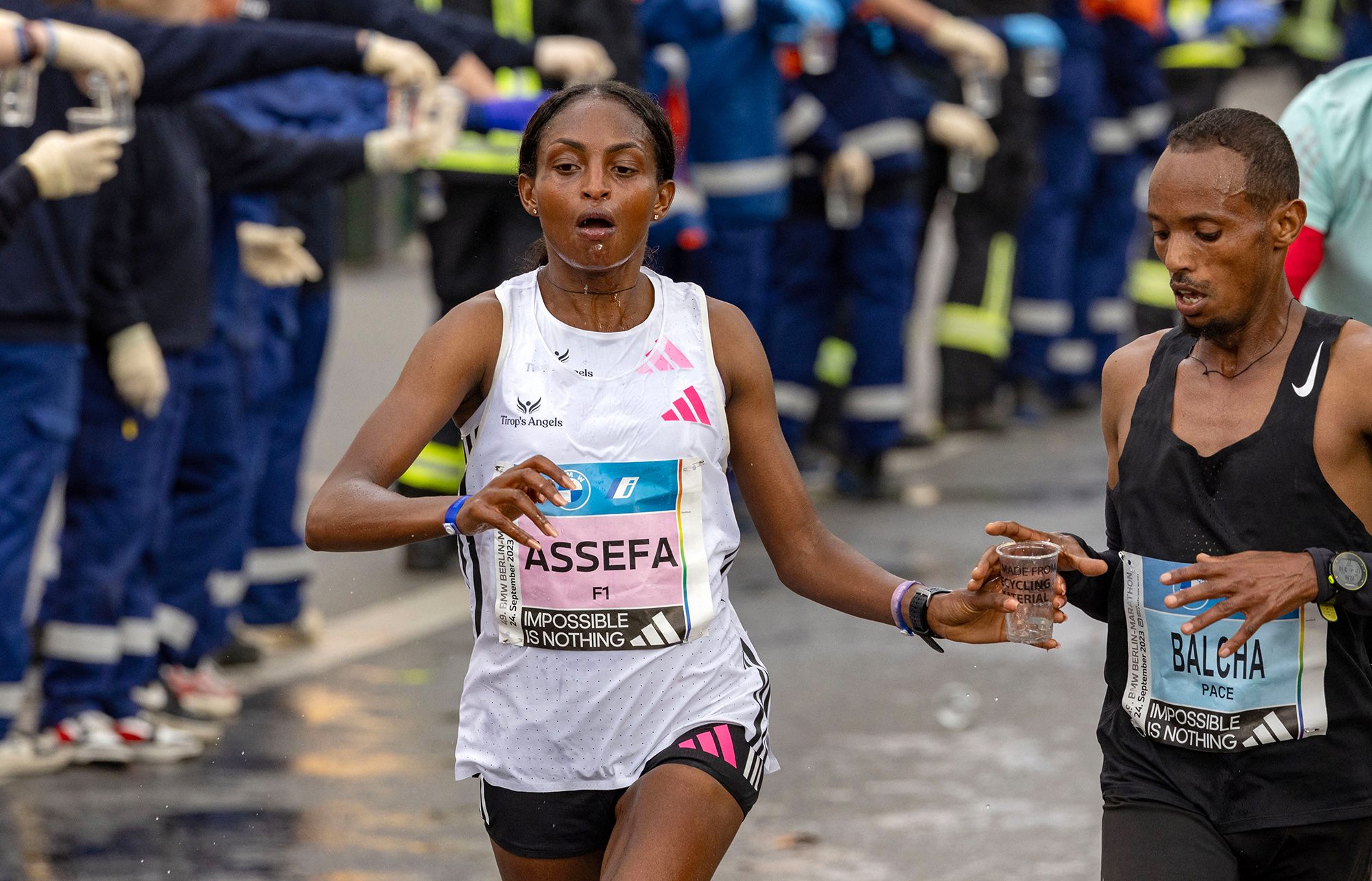 Tigist Assefa beim Berlin Marathon (Bild: Odd Andersen/AFP)