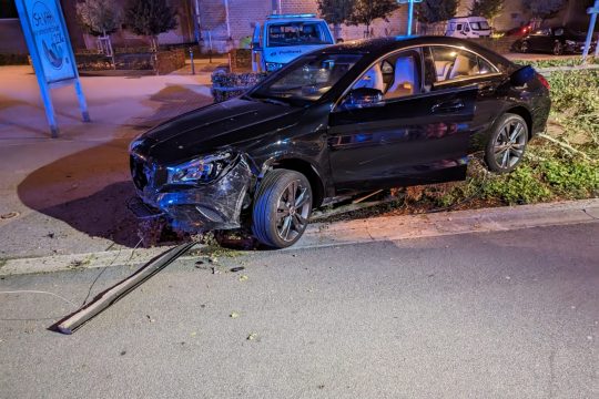 Vorfall am Triangel in St. Vith: Autofahrer fährt auf Terrasse zu