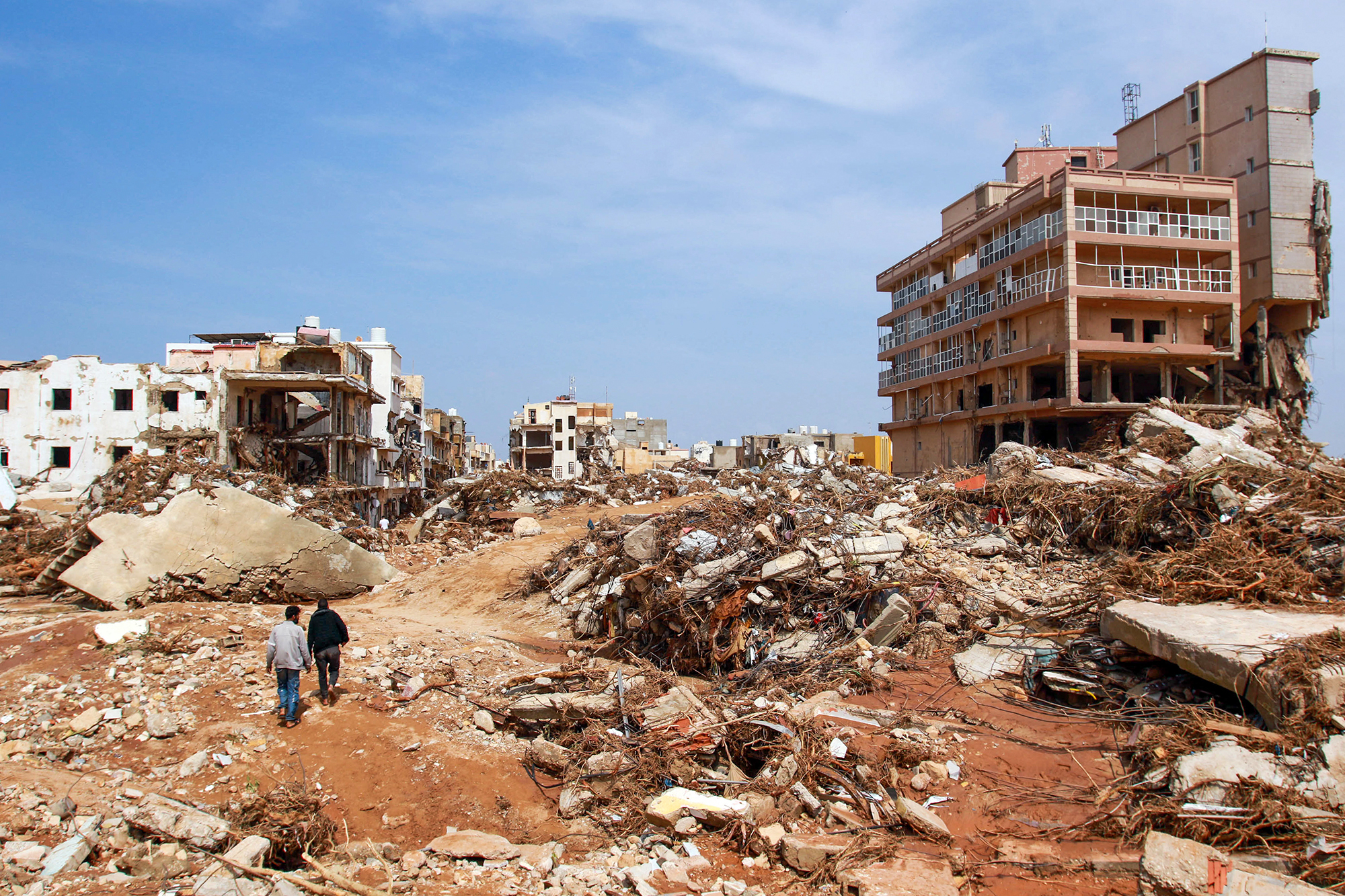 Durch die Überschwemmungen zerstörte Gebäude in der Küstenstadt Darna (Archivbild: AFP)