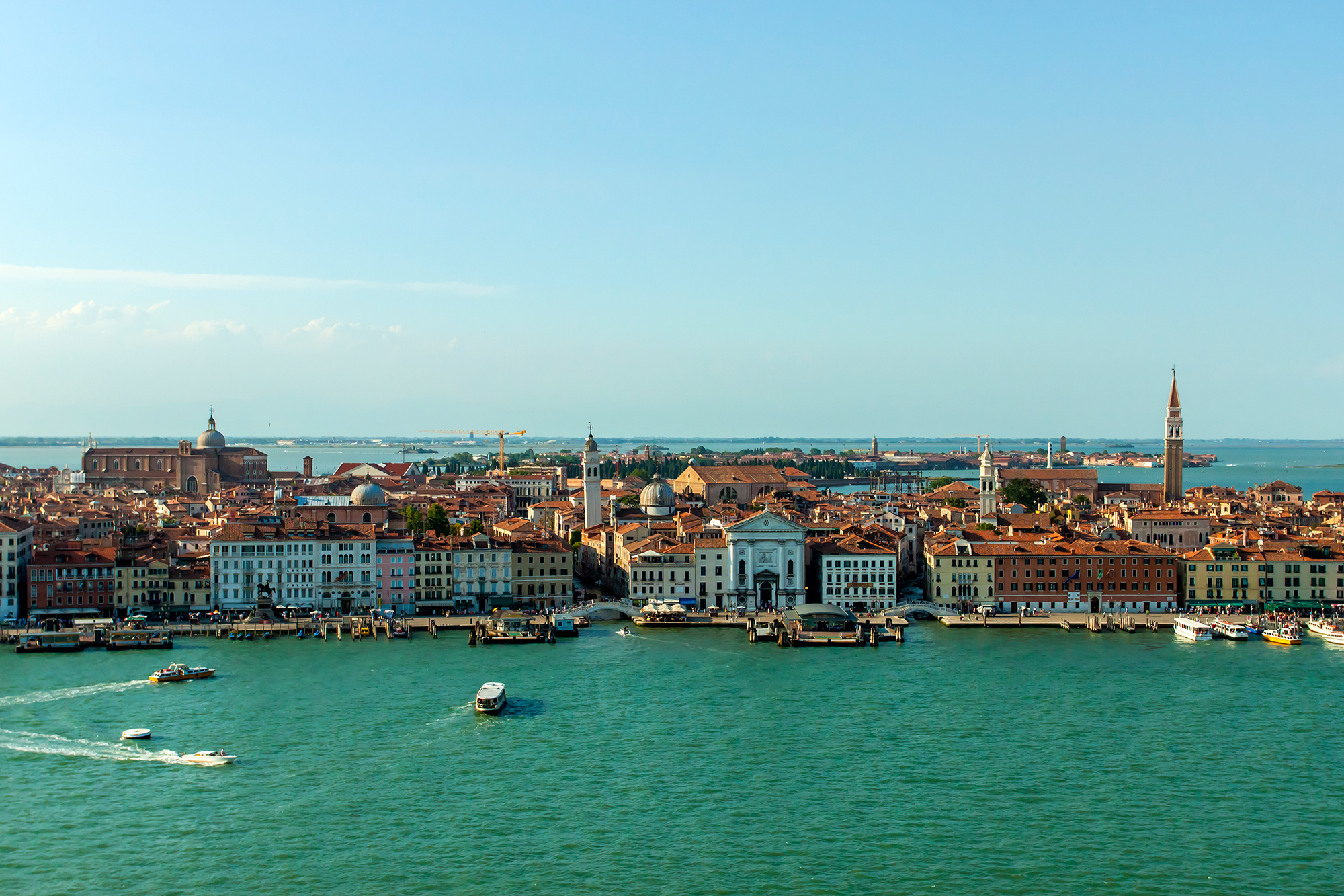 Blick auf Venedig von der Lagune aus (Illustrationsbild: © bellena/PantherMedia)