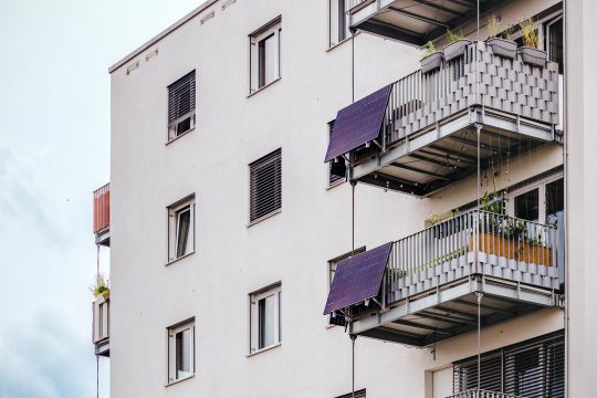 Balkonkraftwerk (Illustrationsbild: © PantherMedia/Serdynska)