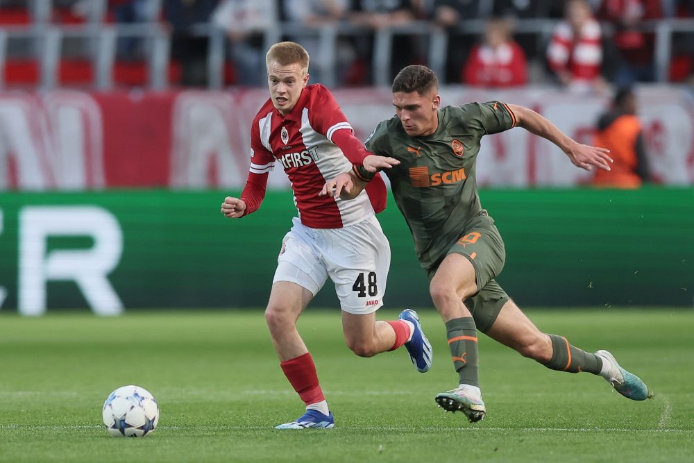 Antwerp's Arthur Vermeeren and Shakhtar 's Heorhiy Sudakov fight for the ball during a soccer game between Belgian soccer team Royal Antwerp FC and Ukrainian club Shakhtar Donetsk, on Wednesday 04 October 2023 in Antwerp, on day two of the Champions League group stage, in the group H. BELGA PHOTO BRUNO FAHY