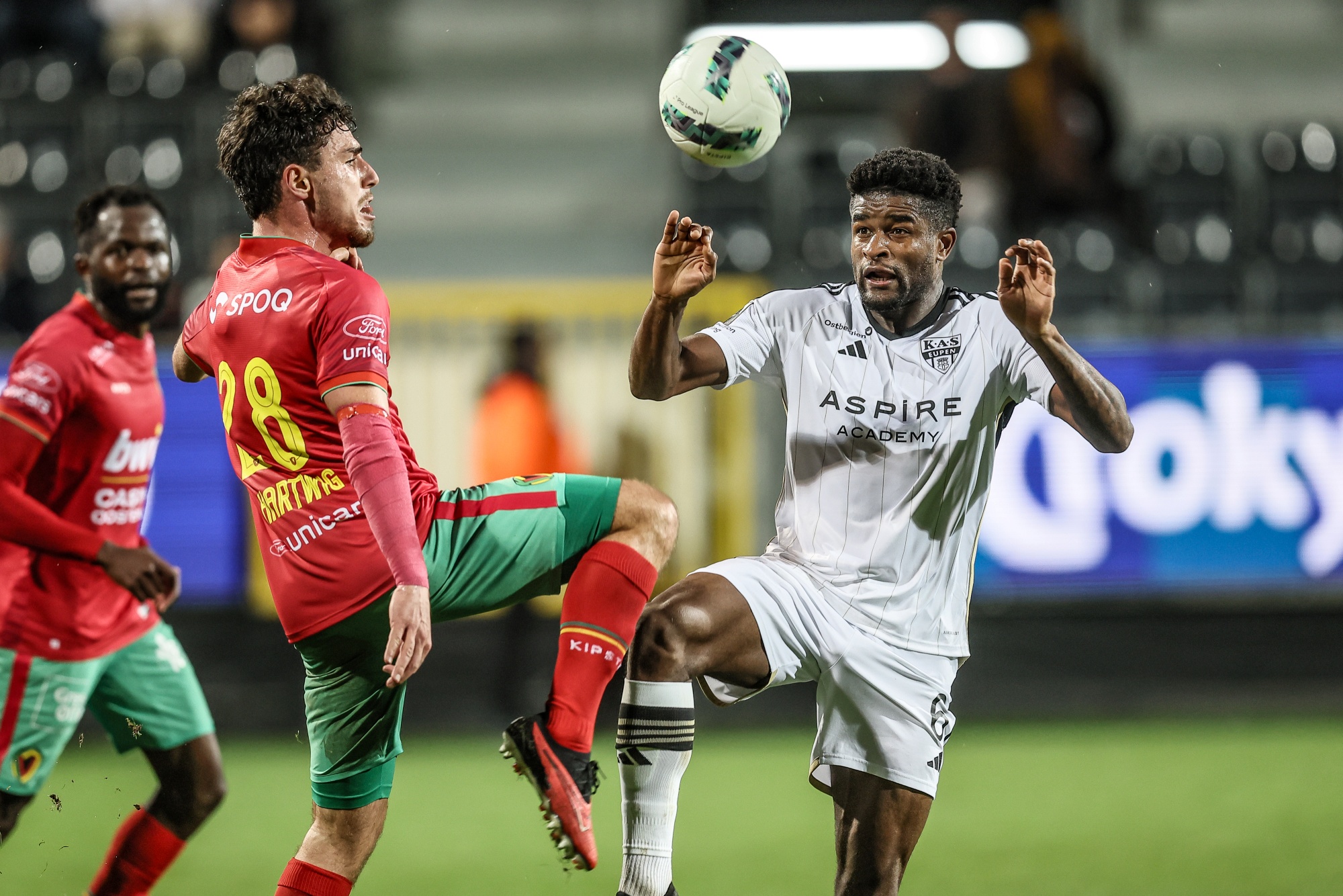 Oostende's Luis Hartwig and Eupen's Brandon Baiye fight for the ball during a Croky Cup 1/16 final game between KAS Eupen and KV Oostende, in Eupen, Tuesday 31 October 2023. BELGA PHOTO BRUNO FAHY