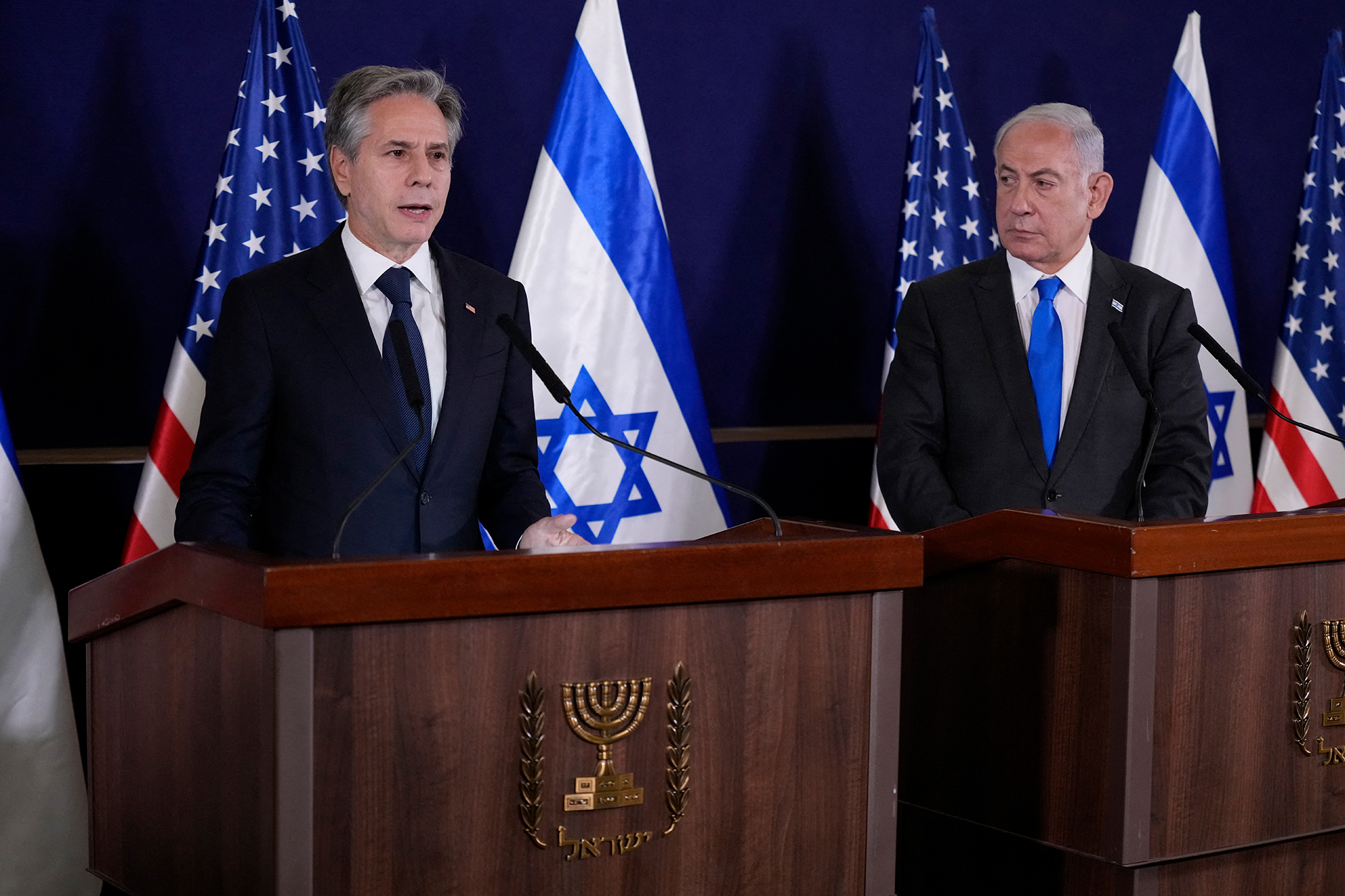 US-Außenminister Blinken mit Israels Premier Netanjahu (Bild: Jacquely Martin/AFP)