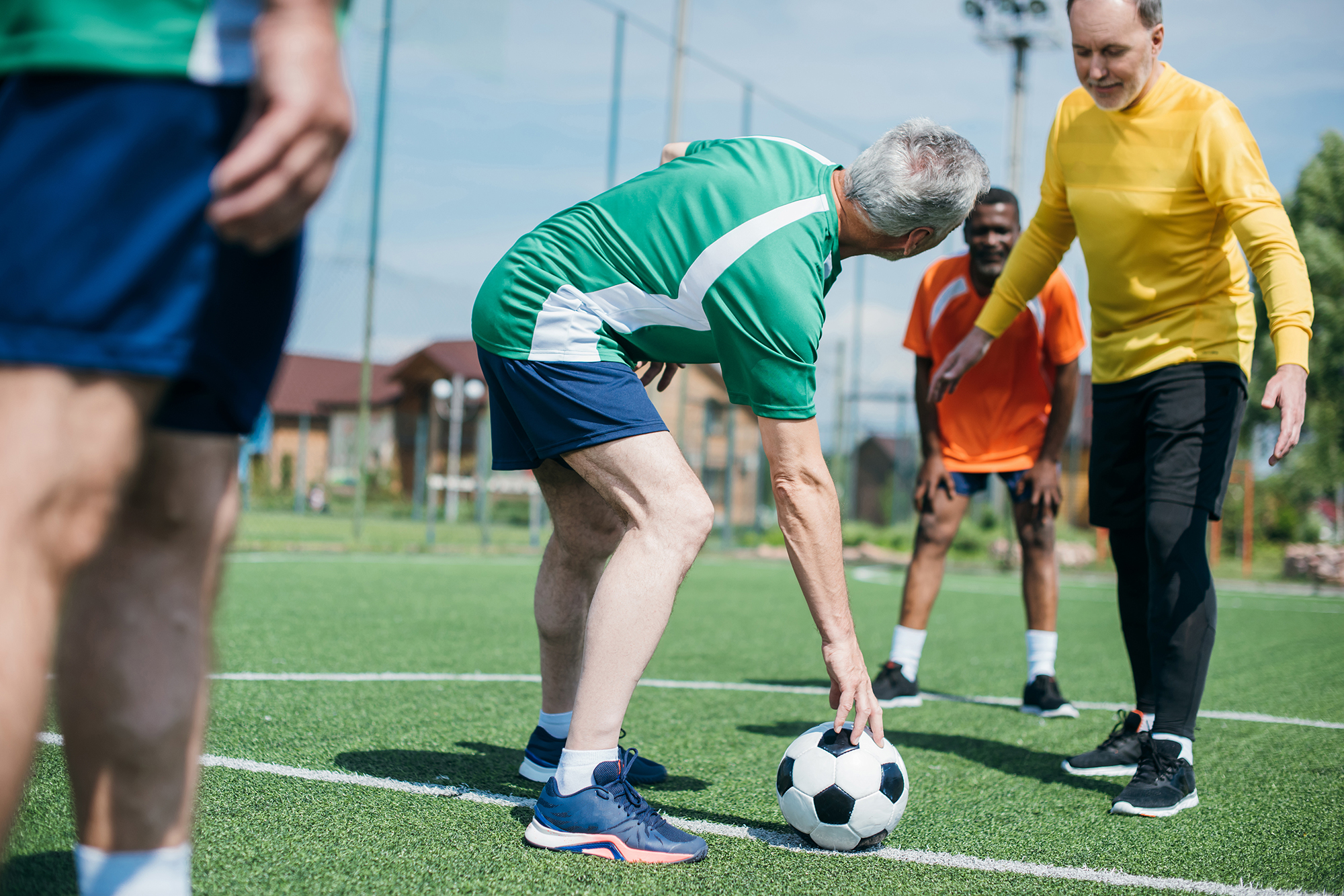 Fußball für Senioren (Bild: © Artur Verkhovetsky/Panthermedia)