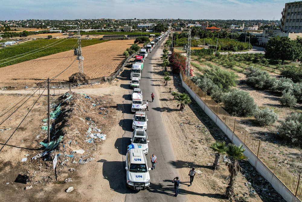 Lastwagen mit humanitärer Hilfe am Samstag auf dem Weg in den Gazastreifen (Bild: Belal Al Sabbagh/AFP)