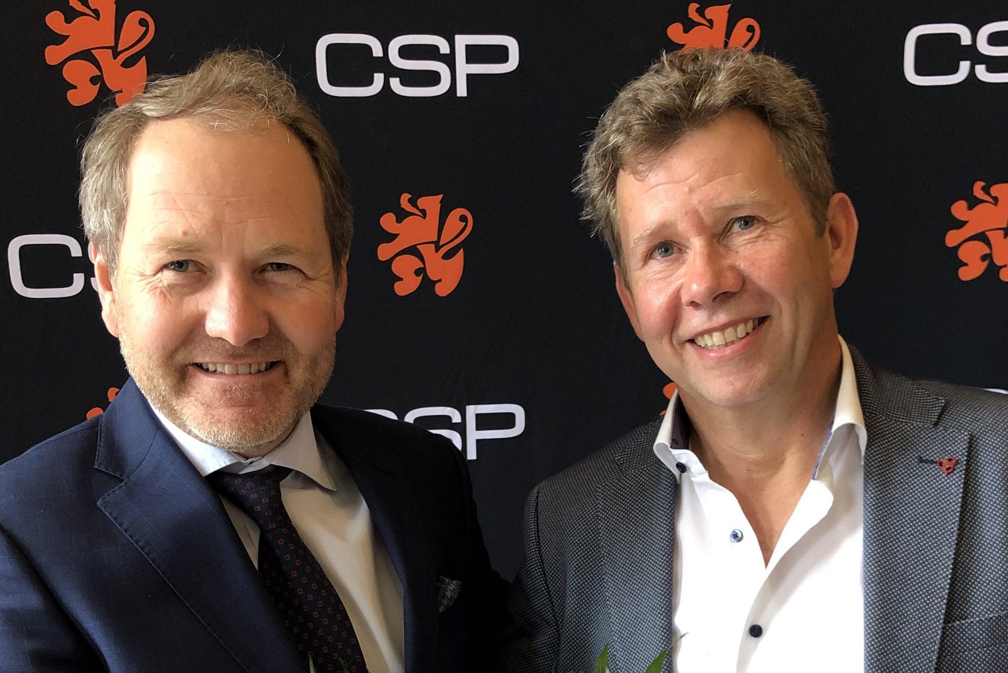Luc Frank, CSP-Spitzenkandidat für die Gemeinderatswahlen 2024 in Kelmis mit Sektionspräsident Martin Mertens (Bild: CSP)