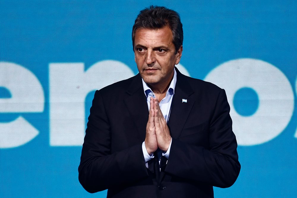 Regierungskandidat Sergio Massa gewinnt erste Wahlrunde in Argentinien (Bild: Emiliano Lasalvia/AFP)