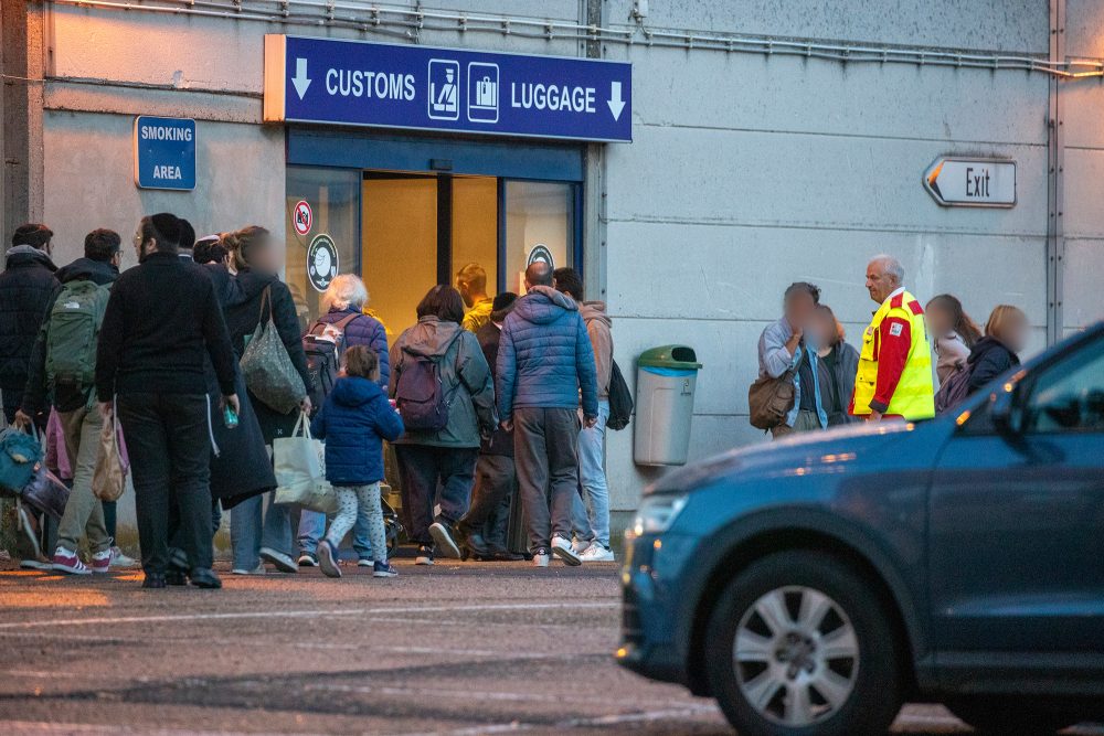 Belgischer Evakuierungsflug in Melsbroek gelandet (Bild: Nicolas Maeterlinck/Belga)