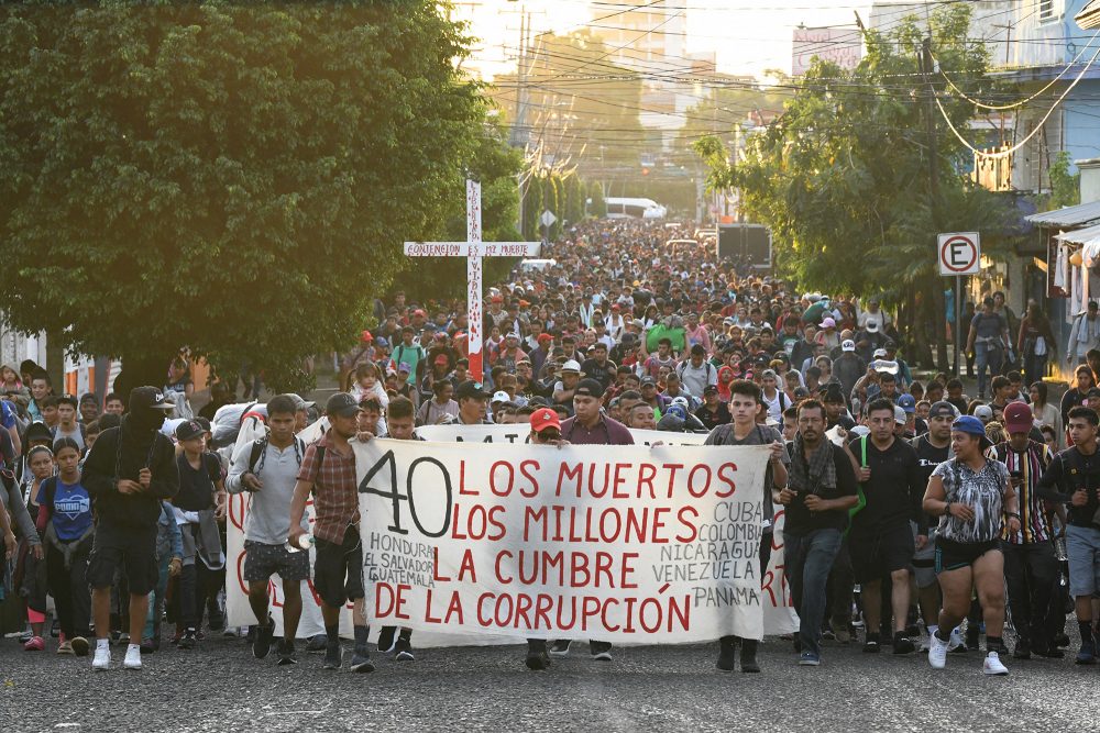 Tausende Migranten starten Karawane durch Mexiko Richtung USA (Bild: Isaac Guzman/AFP)