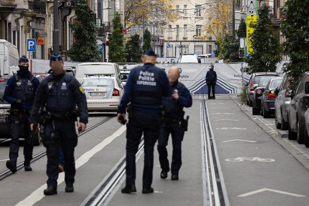 In der rue Van Oost in Schaerbeek ist der mutmaßliche Attentäter von der Polizei aufgespürt worden (Bild: James