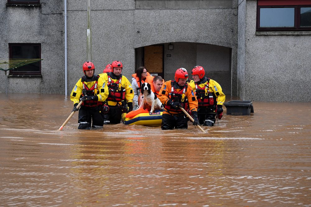 Evakuierung in Brechin (Bild: Andy Buchanan/AFP)