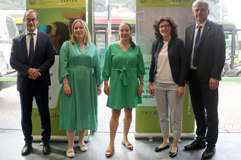 Alfred Aberer, Isabelle Weykmans, Lydia Klinkenberg, Barbara Moroder und Gregor Lun im Talentcenter Bozen (Bild: Kabinett Weykmans)