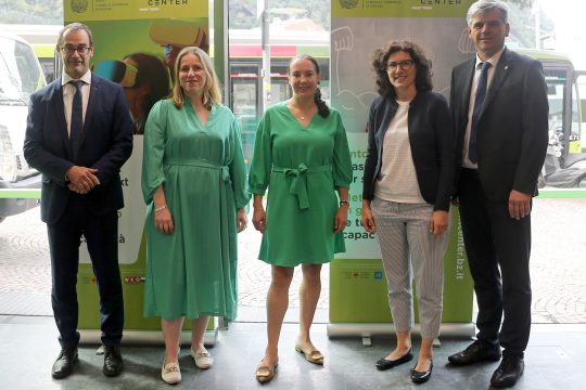 Alfred Aberer, Isabelle Weykmans, Lydia Klinkenberg, Barbara Moroder und Gregor Lun im Talentcenter Bozen (Bild: Kabinett Weykmans)