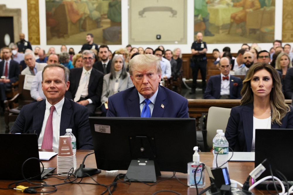 Trump am Montag vor Gericht in Manhattan (Bild: Brendan McDermid/Pool/AFP)