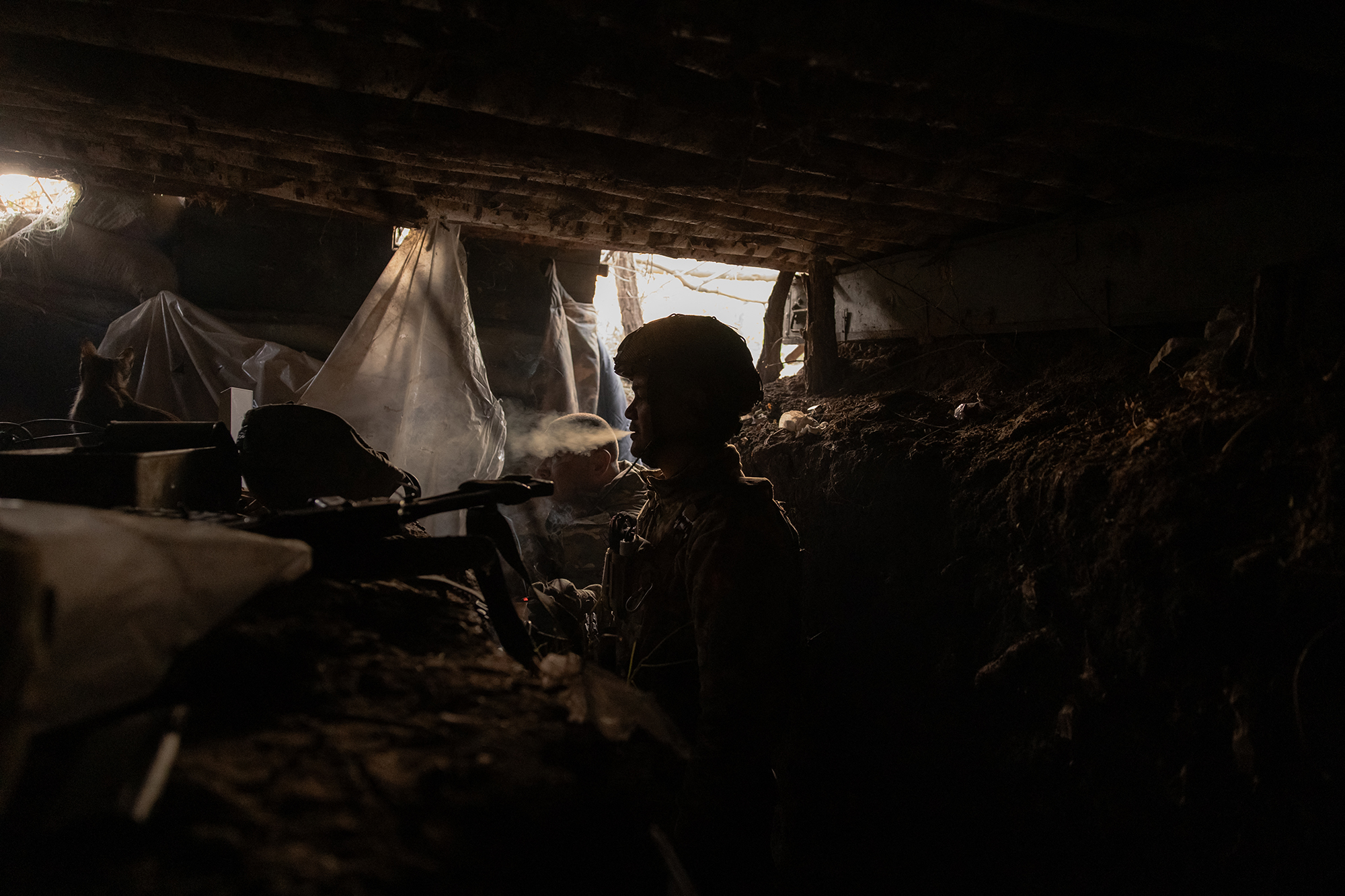 Ukrainischer Soldat in einem Graben nahe des Frontdorfes Robotyne in der Region Saporischschja (Bild: Roman Pilipey/AFP)