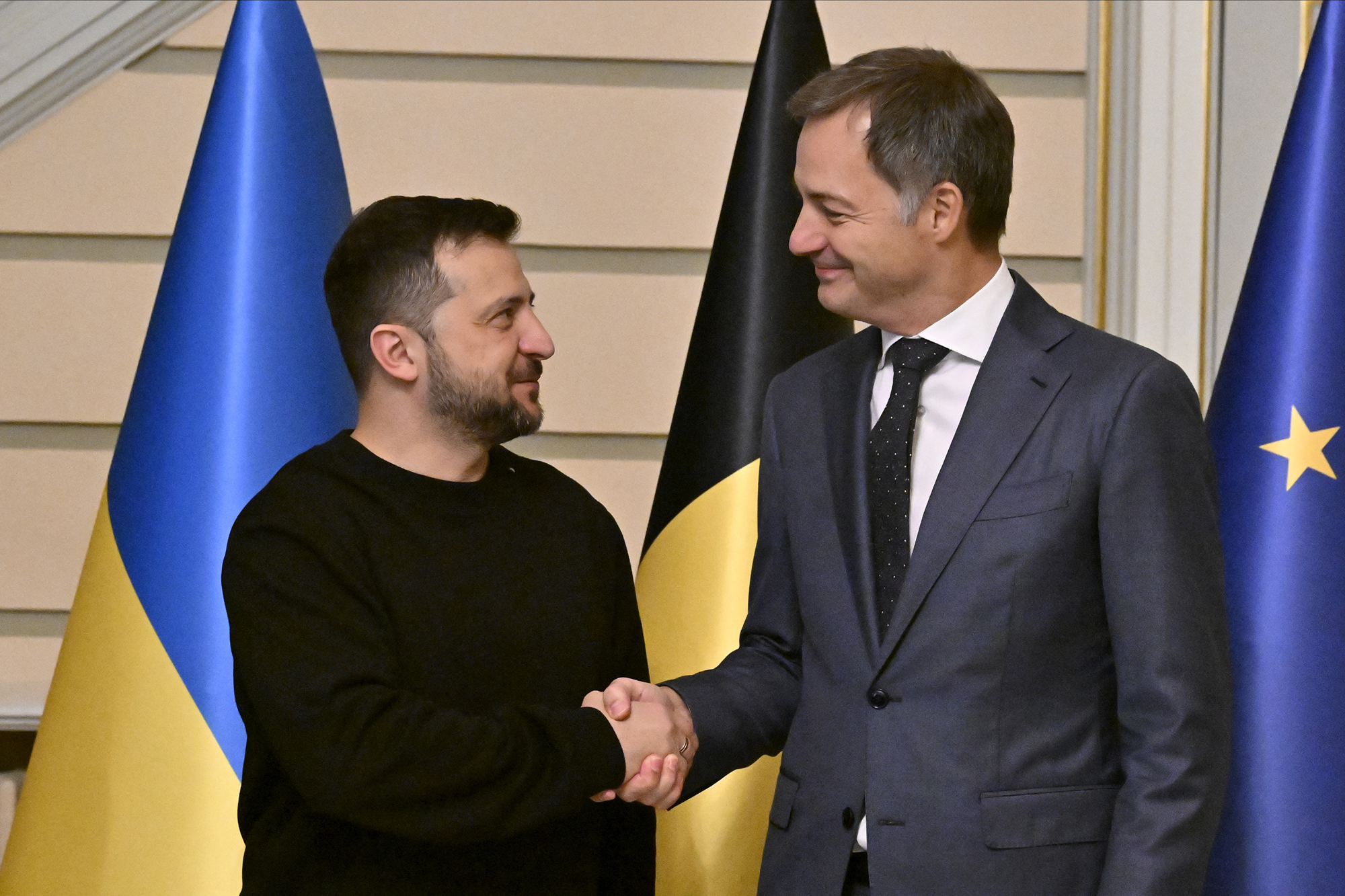 Der ukrainische Präsident Wolodymyr Selenskyj mit Premier Alexander De Croo im Oktober in Brüssel