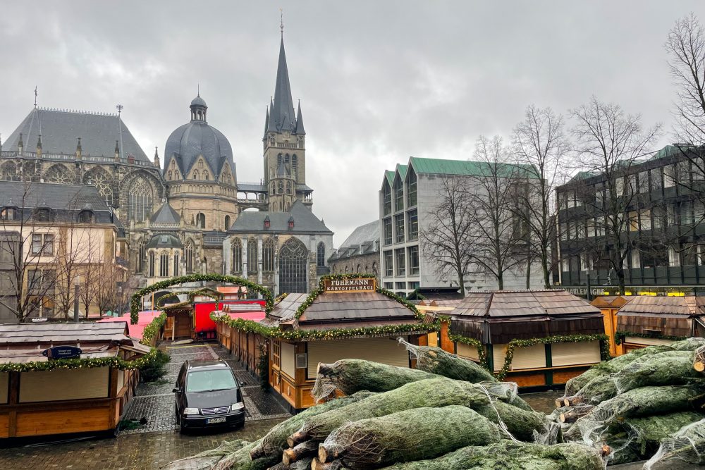 Aachener Weihnachtsmarkt feiert 50. Auflage - die Vorbereitungen laufen (Bild: Raffaela Schaus/BRF)