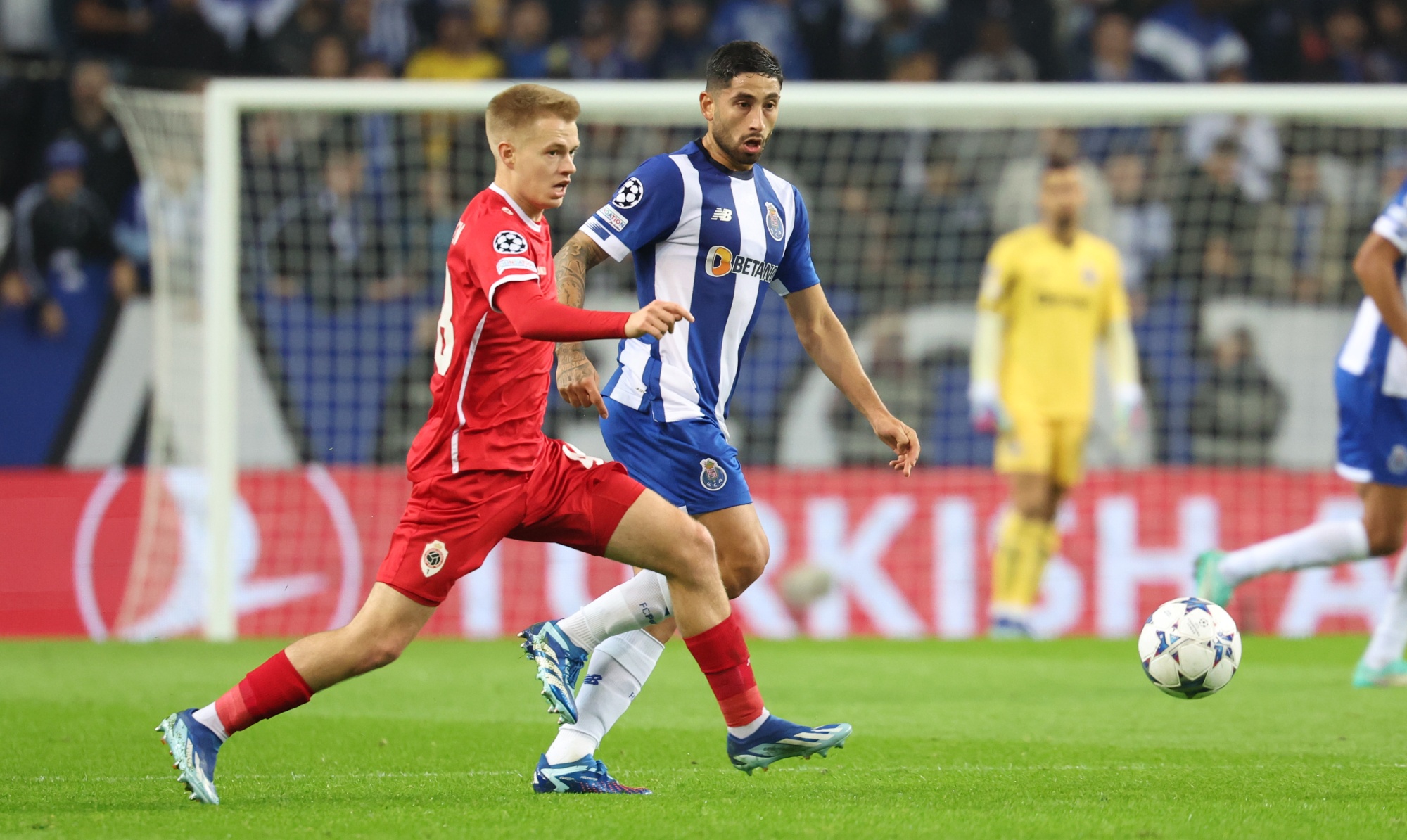 Antwerp's Arthur Vermeeren fights for the ball during a game between Portuguese FC Porto and Belgian soccer team Royal Antwerp FC, on Tuesday 07 November 2023, in Porto, Portugal, on day four of the Champions League group stage, in the group H. BELGA PHOTO VIRGINIE LEFOUR