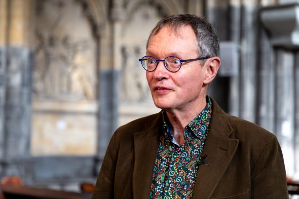 Organist Pierre Thimus (Bild: Julien Claessen/BRF)