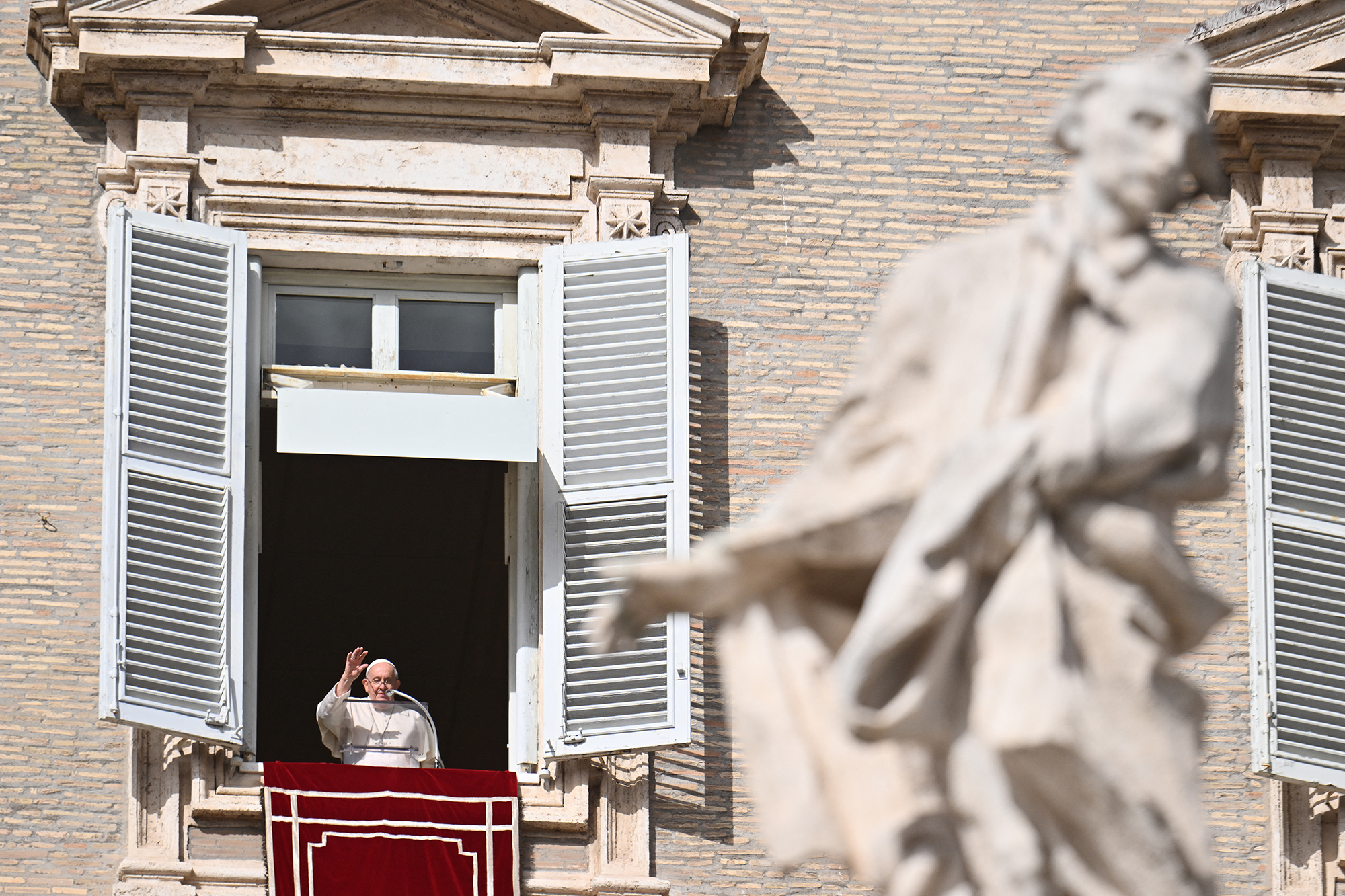 Papst Franziskus nach dem Angelusgebet am Sonntag (Bild: Alberto Pizzoli/AFP)