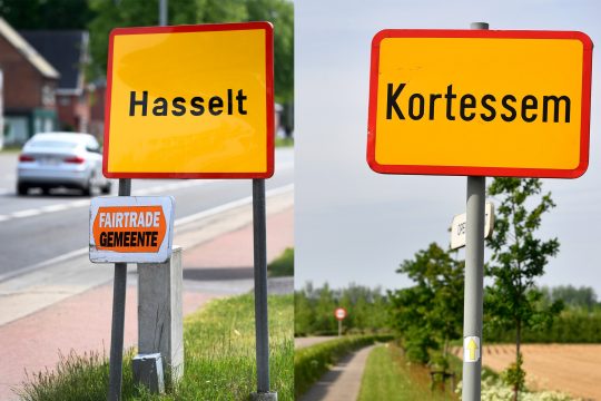 Straßenschilder Hasselt und Kortessem (Bilder: Yorick Jansens/Belga)