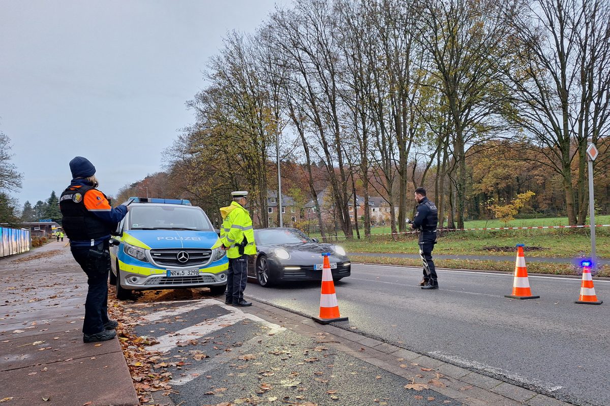 Sieben Festnahmen Bei Grenzüberschreitender Kontrollaktion - Eine Wegen ...