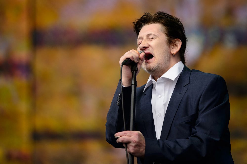 Shane MacGowan bei einem Konzert in London 2014 (Bild: Leon Neal/AFP)