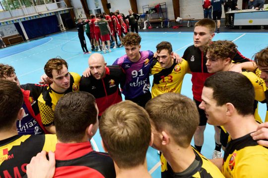Die Red Wolves beim Spiel gegen Luxemburg mit Raphael Kötters (l), Janis Beckers (2vl) und Nick Braun (4vl) - Bild: Alain Decamps/URBH