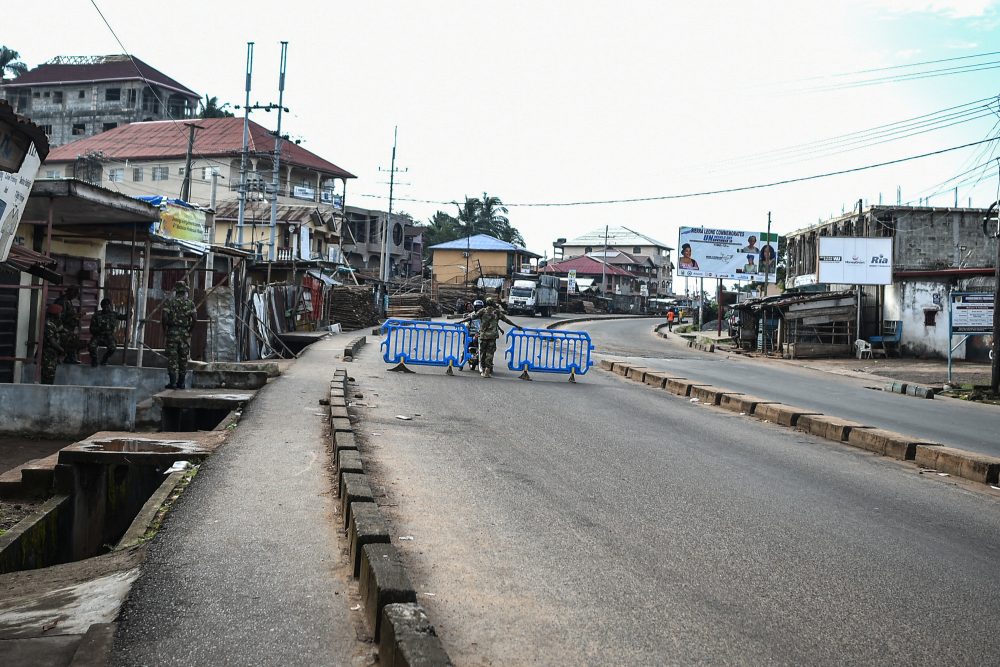 Ausgangssperre in Sierra Leone (Bild: Saidu BAH/AFP)