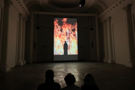 "Sculptor of Time" in Lüttich: Eine Reise durch die Videokunst von Bill Viola (Bild: Robin Emonts/BRF)