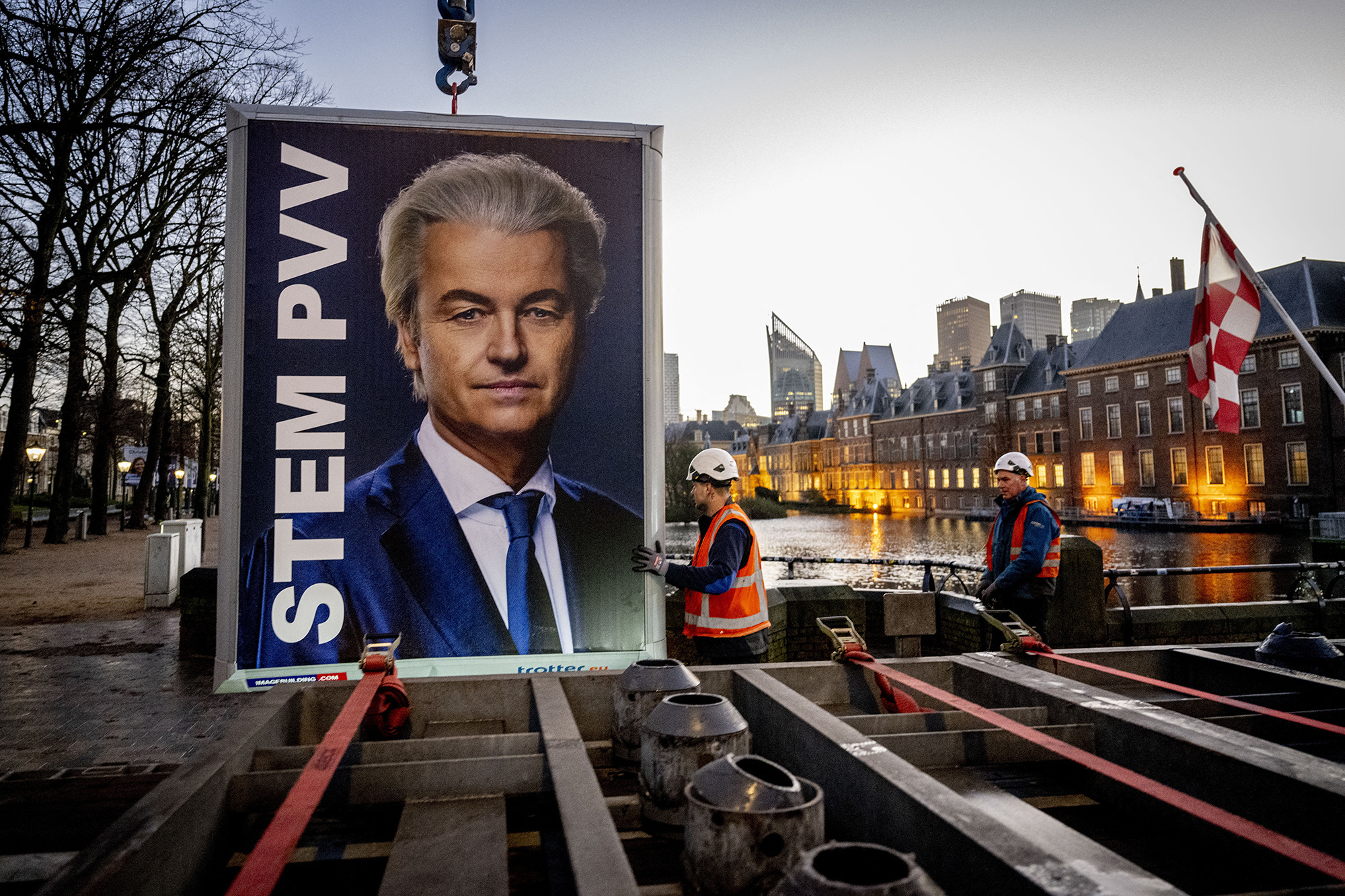 Am Tag danach verschwindet die Wahlwerbung wieder (Bild: Robin Utrecht/ANP/AFP)