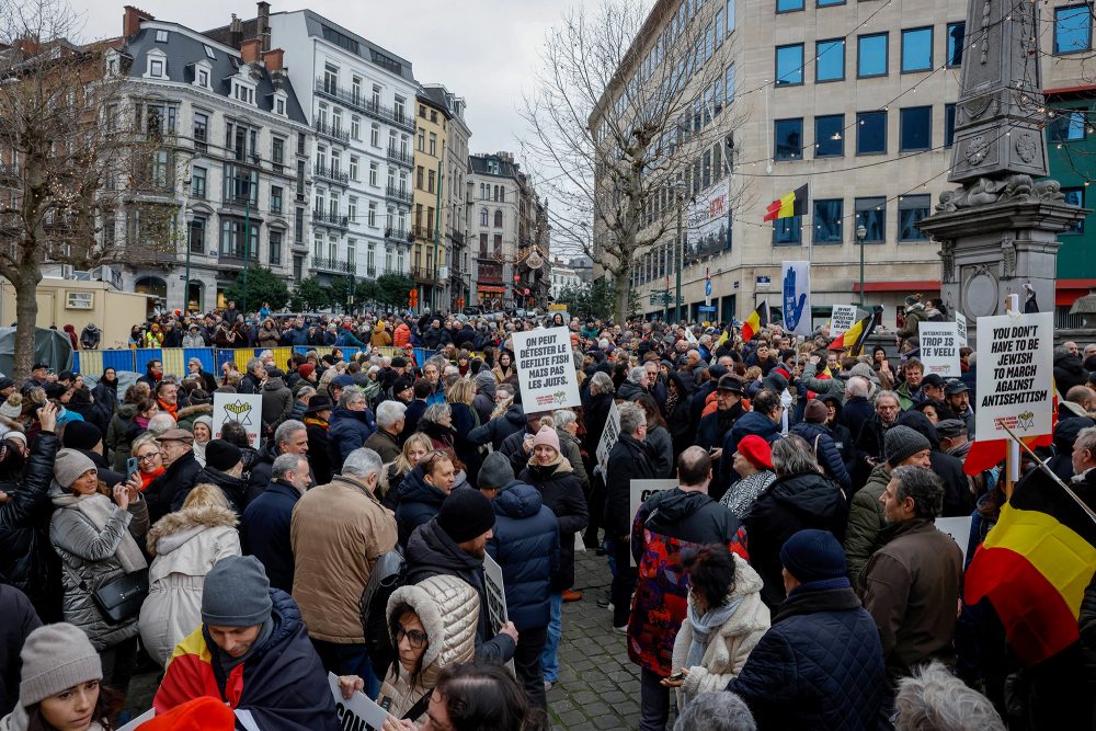 Marsch gegen Antisemitismus im Zentrum von Brüssel (Bild: Simon Wohlfahrt/AFP)