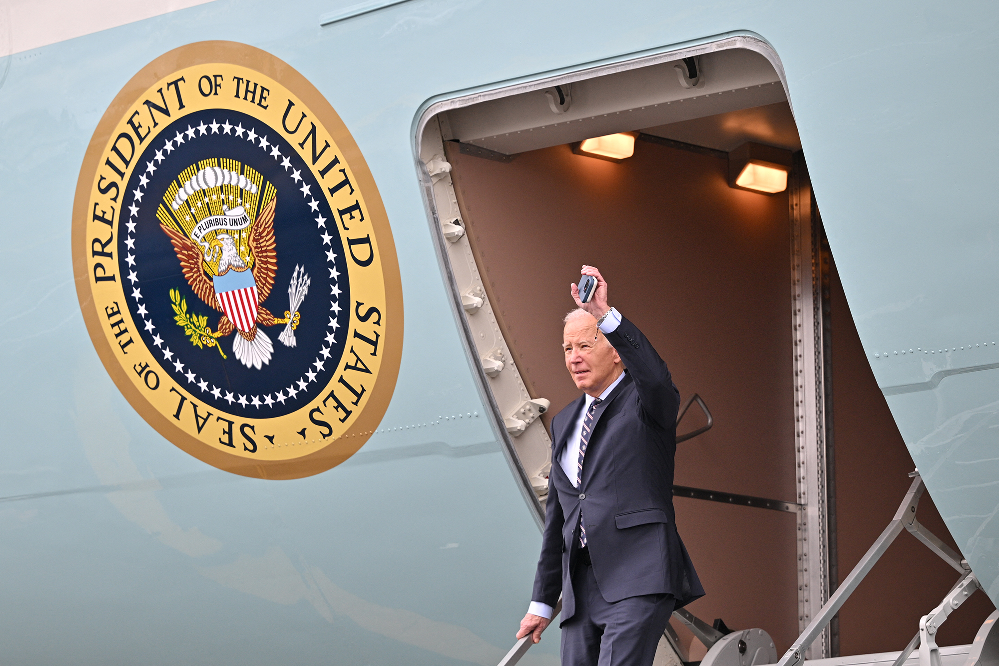 US-Präsident Joe Biden nach der Ankunft in Boston (Bild: Mandel Ngan/AFP)