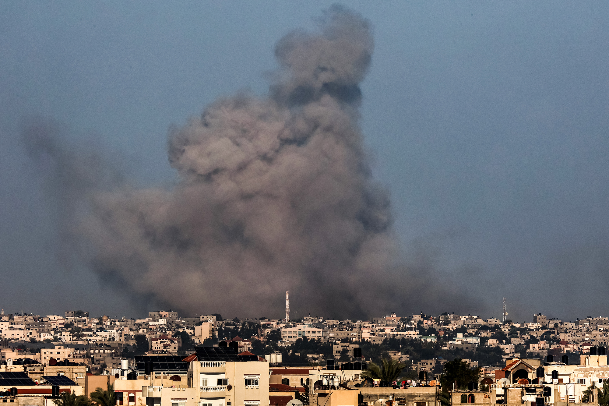 Rauch über Chan Junis am 26. Dezember (Bild: Said Khatib/AFP)