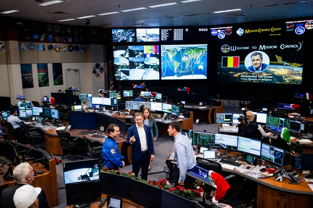 Premierminister Alexander De Croo und Raphael Liegeois beim Besuch des Nasa Lyndon B. Johnson Space Center in Houston (Bild: Jasper Jacobs/Belga)