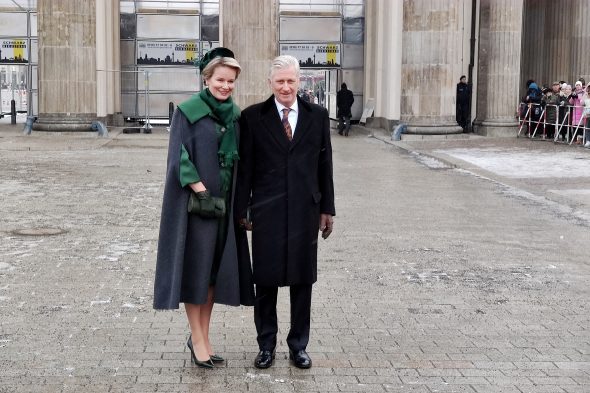 König Philippe und Königin Mathilde vor dem Brandenburger Tor in Berlin (Bild: Manuel Zimmermann/BRF)